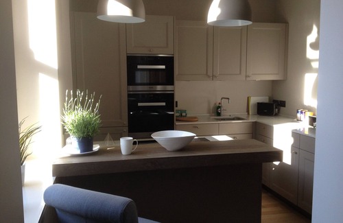 Exeter Apartamento | 5 * reseñas - Apt en City Center Exeter, 2 camas King, 2 baños, estacionamiento, gimnasio,