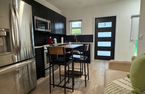 Granada Apartamento | 5-Star 1BD Guest Suite Private Kitchen & Comfort