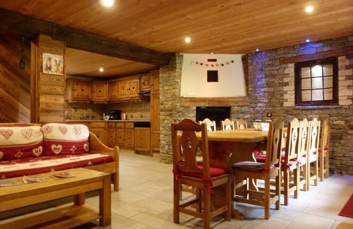 Bonneval-sur-Arc Apartamento | CHALET de 5 estrellas en las montañas 5 habitaciones con ducha y sauna