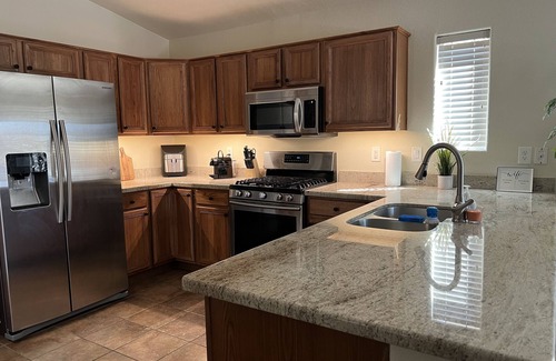 San Tan Valley Casa | 5 Star~Heated Pool~SpaHotTub~New furniture~EVplug~Relaxing Oasis Desert Retreat!