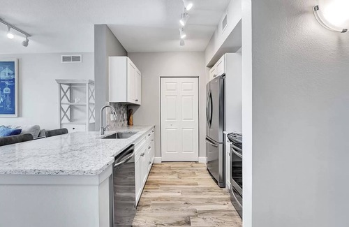 Boynton Beach Condominio | 5-star luxury 2bd/2bth 11th floor condo steps from intracoastal