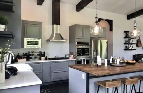 Gig Harbor Casa | 5 STAR Modern Bungalow in the heart of Downtown