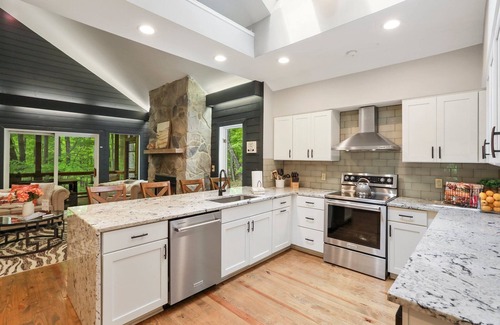 Berkeley Springs Casa | 🌟5 STAR Mountain Lodge💗Unmatched Hospitality🌷Close to town🎲GAME room