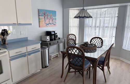 Port Charlotte Casa | 5 Starfish Stay Wonderful home with heated private pool in quiet neighborhood