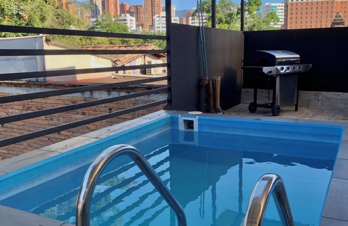 Astorga Apartamento | #5 suite ICON @ Lleras Park 201