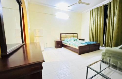 Madinat Zayed Casa | 5 Villa