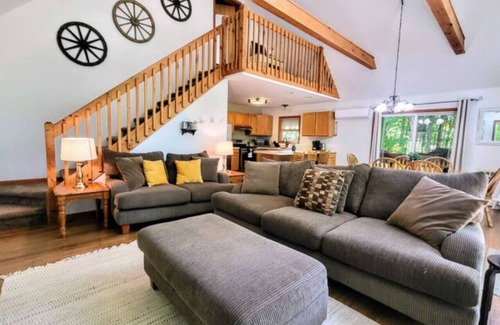 Pocono Lake Casa | $50 Credit! Billiards Table, Shuffleboard
