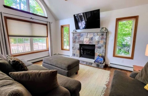 Pocono Lake Casa | $50 Credit! Billiards Table, Shuffleboard
