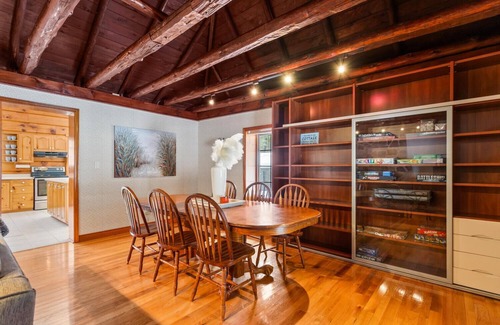 Port Franks Casa | $500 GIFT w/stay*! GRAND COTTAGE IN PORT FRANKS, HOT TUB. PET-FRIENDLY!