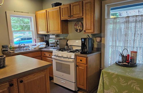 Alden Casa | 500 'al lago Torch y al parque: camine hasta las pintorescas tarifas reducidas de otoño y primavera de Alden