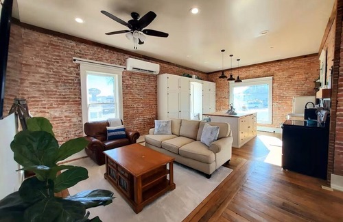 Salmon Casa | 506 Historic Brickhouse off Main St. - 2 Blocks from Salmon River