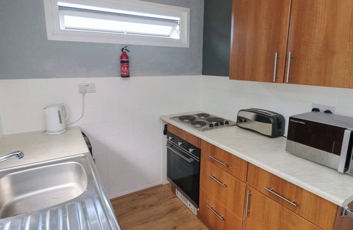 Llanybri Cabaña | 51 ELMRISE, pet friendly, luxury holiday cottage in Llansteffan