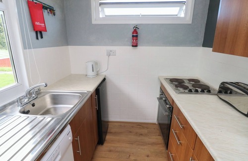 Llanybri Cabaña | 51 ELMRISE, pet friendly, luxury holiday cottage in Llansteffan