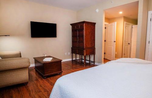 St. Augustine Casa | 5107-LP Ground Floor King Suite with kitchenette