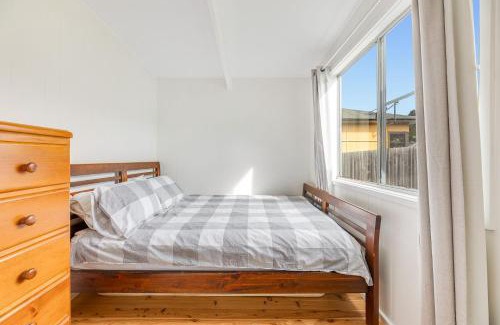 Narooma Casa | 52 Ballingalla Street, Narooma