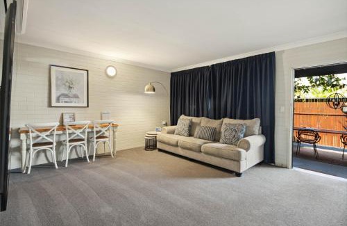 Urangan Hotel | 549 Apartments