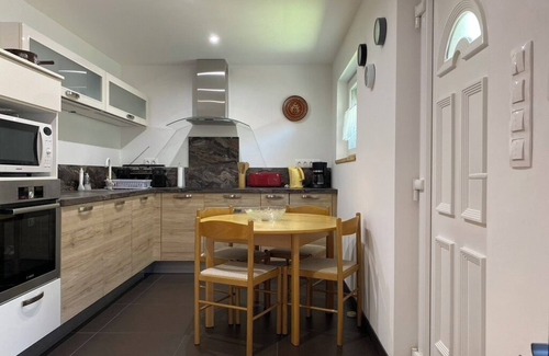 Istvantelek Casa | 55m2 house with terrace near the heart of Budapest, ideal for relaxing