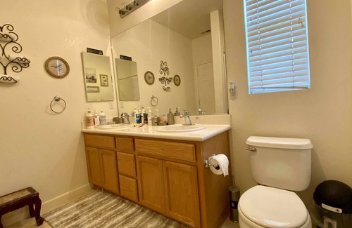 Tracy Casa | 585 ROOM 4 Christine Private Cozy Queen Bed Peaceful