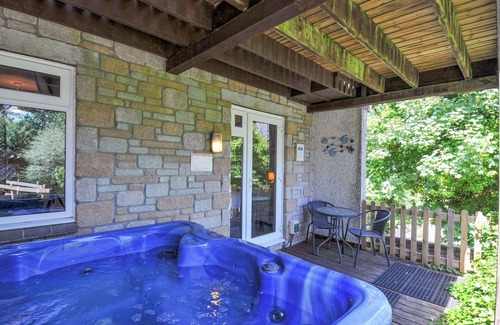 St. Ann's Chapel Cabaña | 59 Valley Lodge