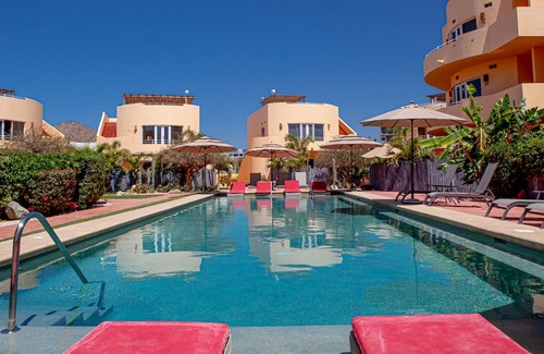 Comondú Condominio | 5a Main floor condo, pool right outside your patio, 5 minutes to beach