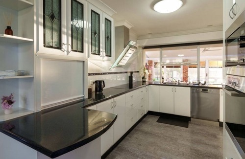 Lochinvar Casa | 5acres, 5bdr, Hunter Valley Vineyards, Fireplace, Pool, Secluded, Nature views