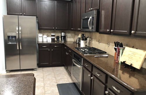 College Park Casa | 5BD/2.5BA HAWAIIAN OASIS IN THE WOODLANDS - ALOHA!
