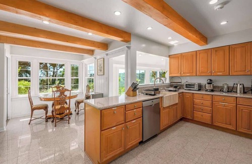 Bel Air Villa | 5BD Bel Air Farmhouse w/Tennis Court Pool &Spa