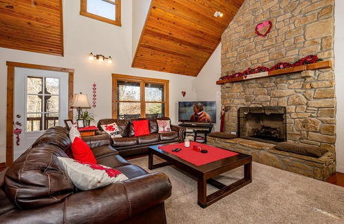 Morgantown Casa | Enchanted Lake Lodge