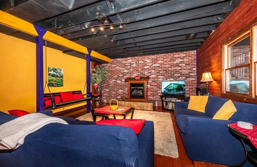 Morgantown Casa | Enchanted Lake Lodge
