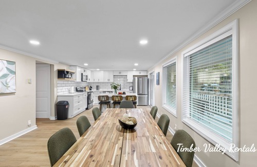 Edwards Casa | 5br, 3bath Lakefront Retreat w/dock and grill