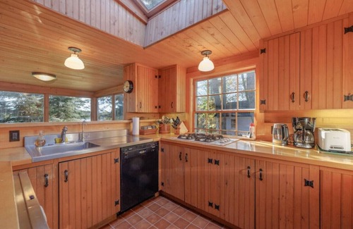 Southwest Harbor Casa | 5BR Classic Maine Large House [Indian Lot Cottage]