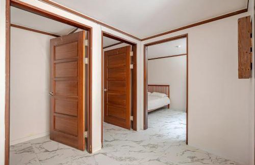 Jung-gu Casa | 5BR Family House, Myeongdong 7 minutes, Gwanghwamun 10 minutes, Namsan view, Patio