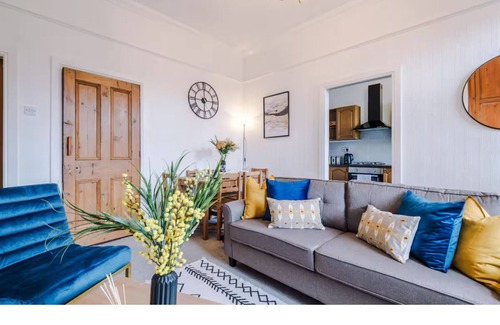 Pontefract Casa | 5BR House, Sleeps 10 guests - Free Parking - Professionals & Contractors