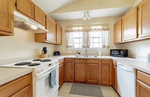 Lexington Casa | 5min to lake & 20 to Columbia - Aerie Oaks Cottage