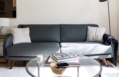Ravenswood Apartamento | 5min to Wrigley, Aragon | Quiet Workdesk | Zencity