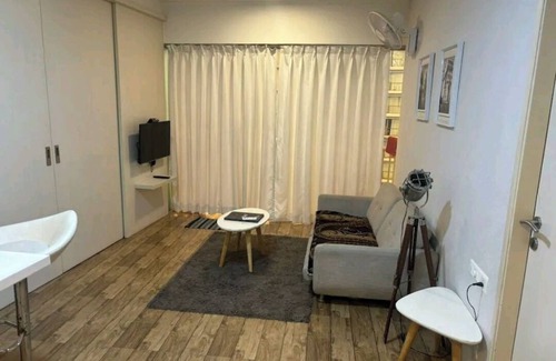 Surat Apartamento | 5mints to Airport! Family sized cosy place swimming pool, garden, gym & playarea
