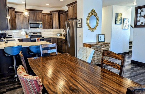 Loveland Casa | 5th Street Retreat, quiet townhome a short walk from the heart of Loveland
