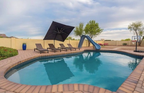 Paradise Heights Villa | 6 bd Desert Oasis w/ Pool, Slide, Pickleball+More!