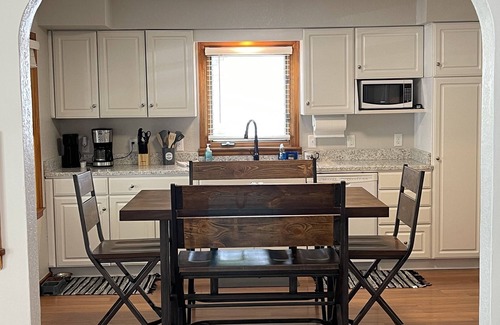Guttenberg Casa | 6 bed, 2 bath house in Guttenberg Iowa on The Mississippi River, Sleeps 12