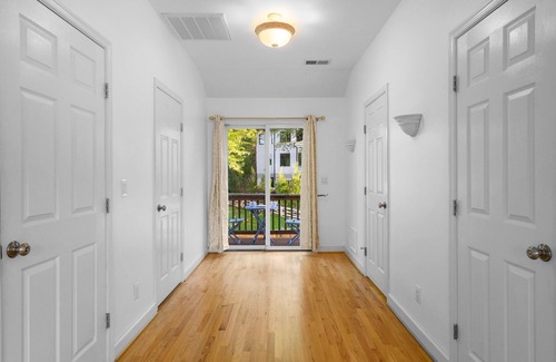 Arlington Casa | 6 Bed High End Home w/ EPIC Backyard!