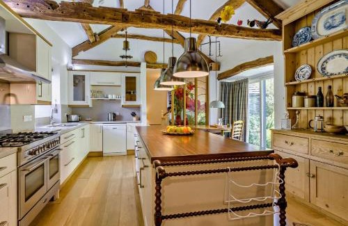 Martindale Casa | 6 Bed in Martindale 95344