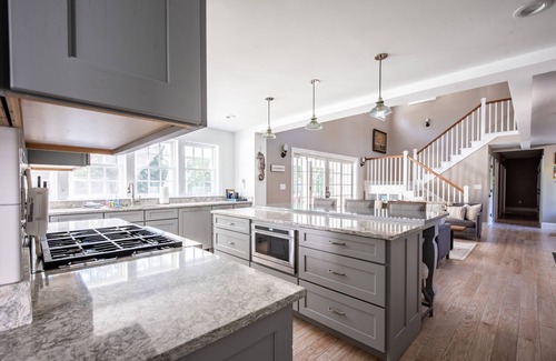Kennebunkport Casa | 6 Bedroom 6.5 Baths Heated In-ground Pool Located in Dock Square!