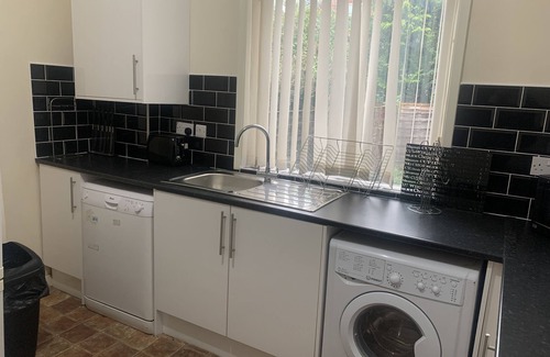 Chorlton-cum-Hardy Casa | 6 Bedroom Chorlton Townhouse