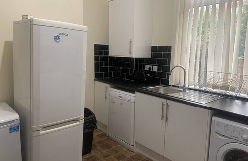 Chorlton-cum-Hardy Casa | 6 Bedroom Chorlton Townhouse