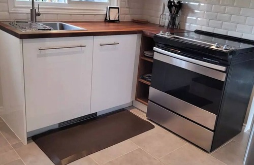 Abbotsford Casa | 6 Bedroom Historic DowntownOasis