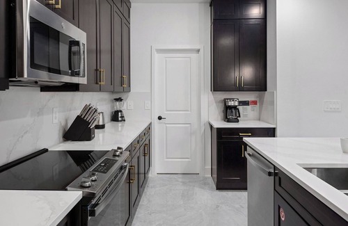 Florida Center Hotel | 6 Bedroom Home at Villatel Orlando Resort - Private Pool, Arcade & Resort Perks