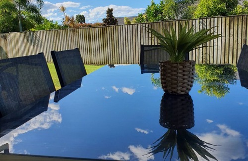 Wondunna Casa | 6 Bedroom Modern Home + Pet Friendly! Sleeps 14