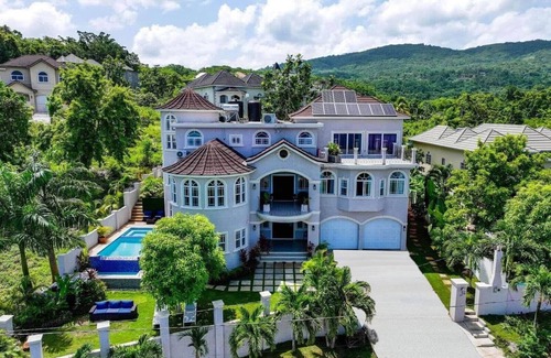 Hopewell Villa | 6-Bedroom MOSAIC Luxury Villa