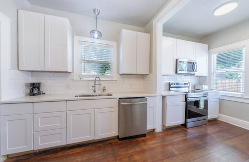 Highland Park Villa | 6 bedroom spacious living near downtown