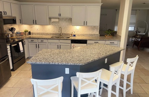 Live Oak Casa | 6 beds/4 rooms / 2 mt freeway